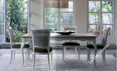 Table de salle &agrave; manger